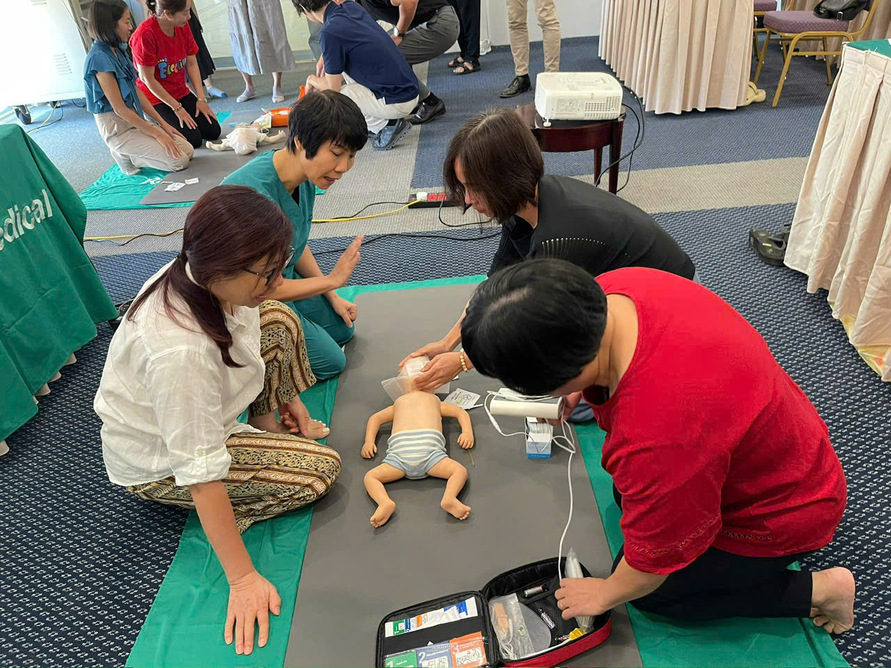 How Do I Find a Reliable Babysitter in Ha Noi? (And What to Look For)