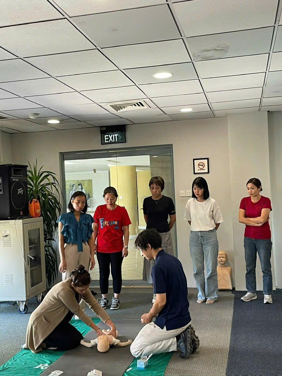 The Power of a Team: Why Our Ha Noi Babysitting Service Offers Unmatched Reliability